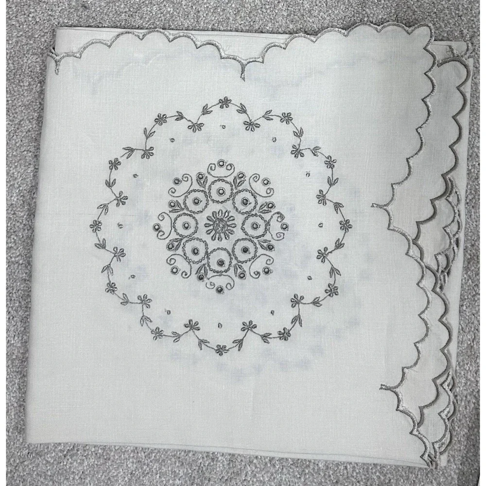 Vintage Irish Embroidered Supper Set Table Cloth With 6 Napkins scalloped edges